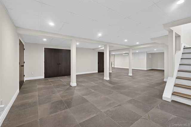 48 Westwood Court, Woodbury, NY 11797