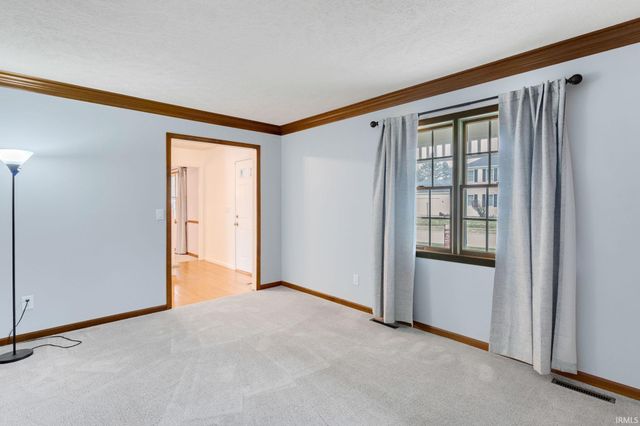 14500 Skybreeze Drive, Granger, IN 46530