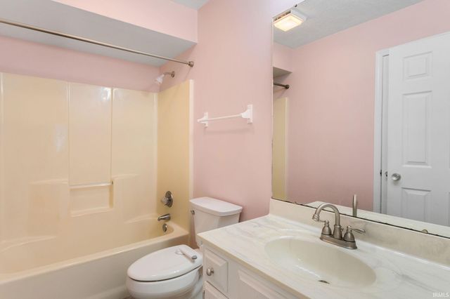 14500 Skybreeze Drive, Granger, IN 46530