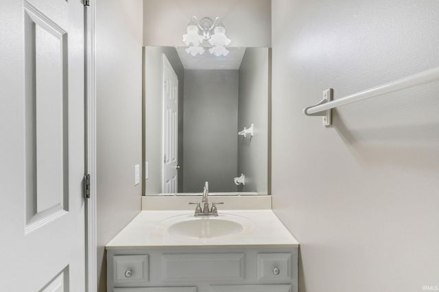 14500 Skybreeze Drive, Granger, IN 46530