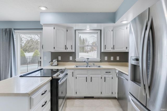 14500 Skybreeze Drive, Granger, IN 46530