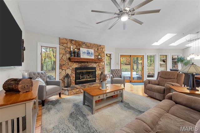 8349 White Oak Trail, Hillsboro, MO 63050