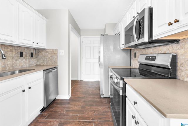100 SUMMERCHASE PARKWAY, Calera, AL 35040
