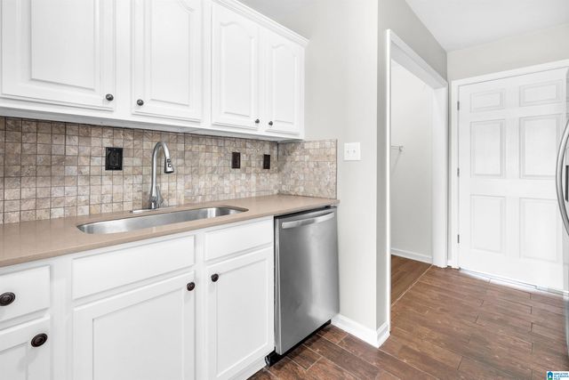100 SUMMERCHASE PARKWAY, Calera, AL 35040