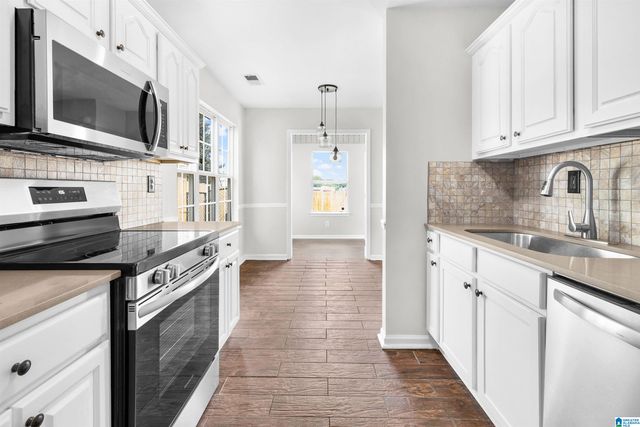 100 SUMMERCHASE PARKWAY, Calera, AL 35040