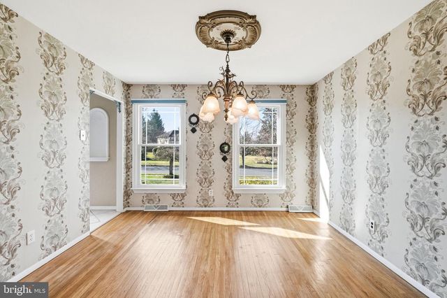 904 HERITAGE RD, Moorestown, NJ 08057