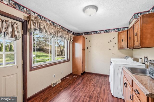 904 HERITAGE RD, Moorestown, NJ 08057