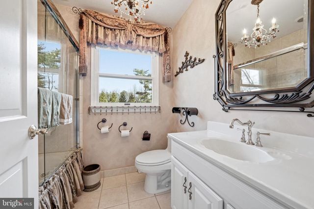 904 HERITAGE RD, Moorestown, NJ 08057