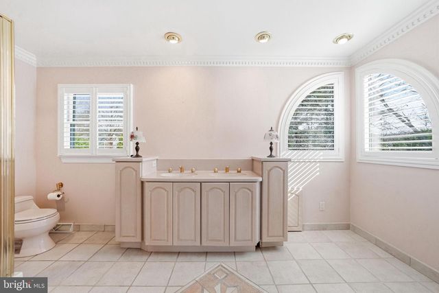 904 HERITAGE RD, Moorestown, NJ 08057