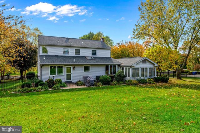 904 HERITAGE RD, Moorestown, NJ 08057