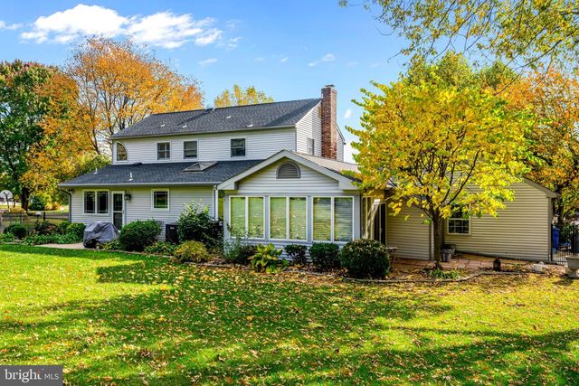 904 HERITAGE RD, Moorestown, NJ 08057