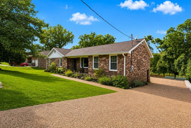 1939 Pinehurst Dr, Nashville, TN 37216