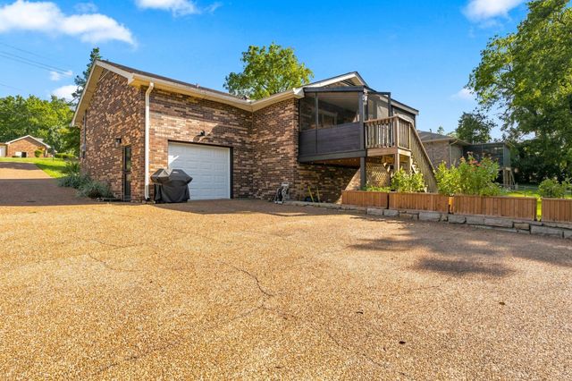 1939 Pinehurst Dr, Nashville, TN 37216