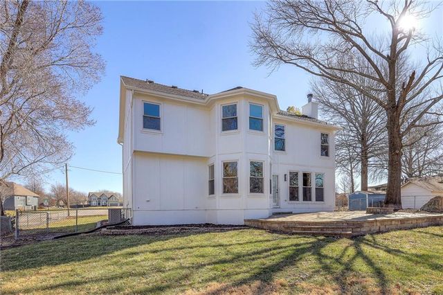 526 S Center Street, Gardner, KS 66030