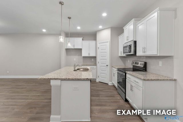 410 Clyde Lane, Hartselle, AL 35640