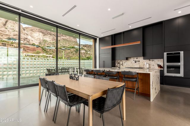 4905 E WHITE GATES Drive, Phoenix, AZ 85018