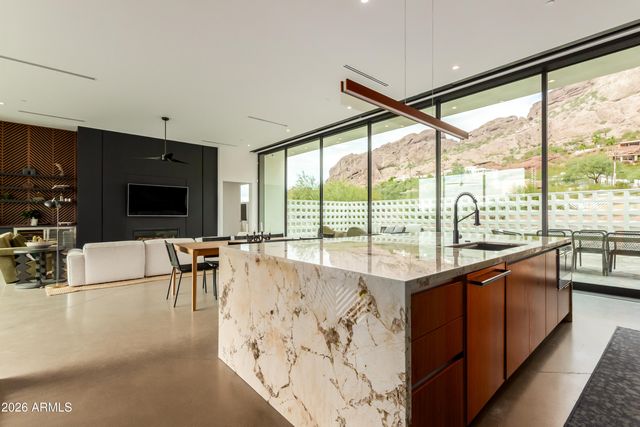 4905 E WHITE GATES Drive, Phoenix, AZ 85018