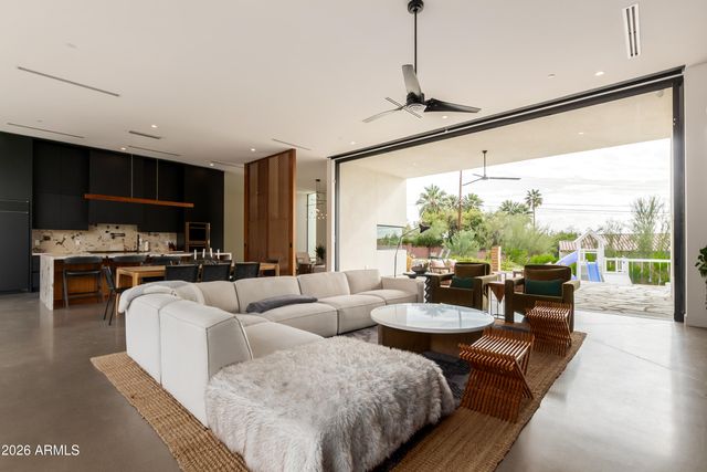 4905 E WHITE GATES Drive, Phoenix, AZ 85018