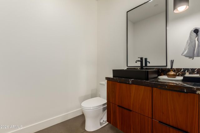 4905 E WHITE GATES Drive, Phoenix, AZ 85018