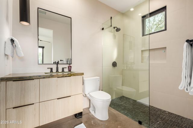 4905 E WHITE GATES Drive, Phoenix, AZ 85018