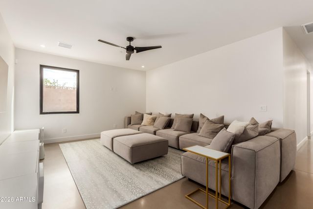 4905 E WHITE GATES Drive, Phoenix, AZ 85018