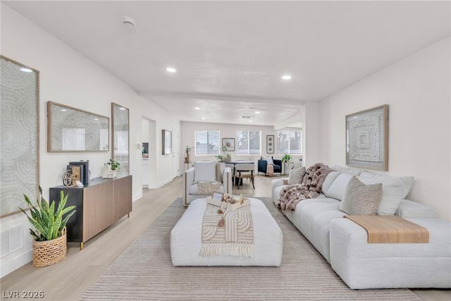 1506 East Saint Louis Avenue, Las Vegas, NV 89104