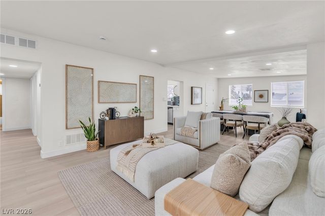 1506 East Saint Louis Avenue, Las Vegas, NV 89104