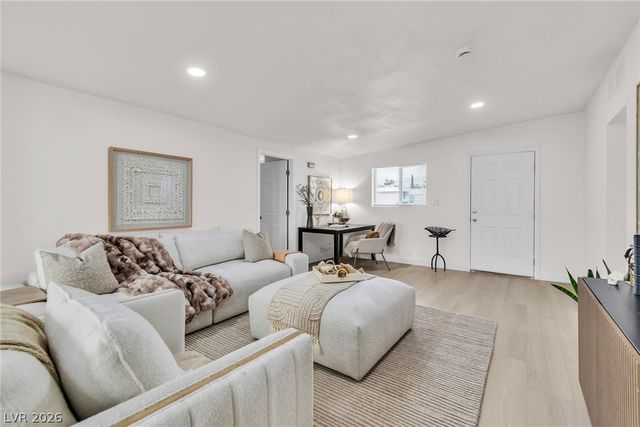 1506 East Saint Louis Avenue, Las Vegas, NV 89104