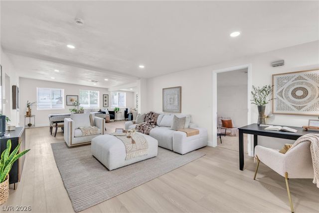 1506 East Saint Louis Avenue, Las Vegas, NV 89104