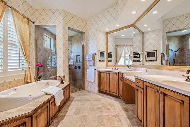 13327 CARNOUSTIE CIRCLE, Dade City, FL 33525