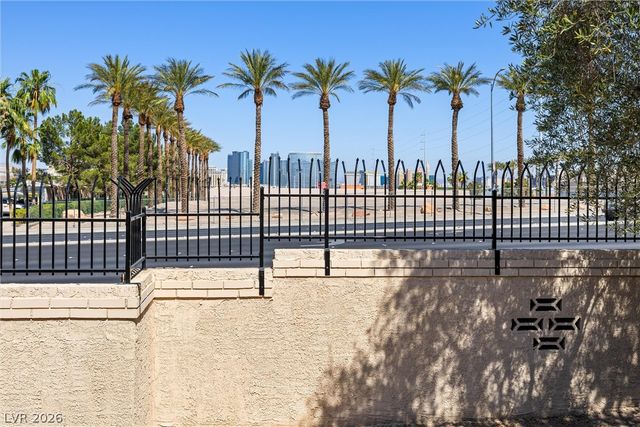4450 Sandy River Drive 88, Las Vegas, NV 89103