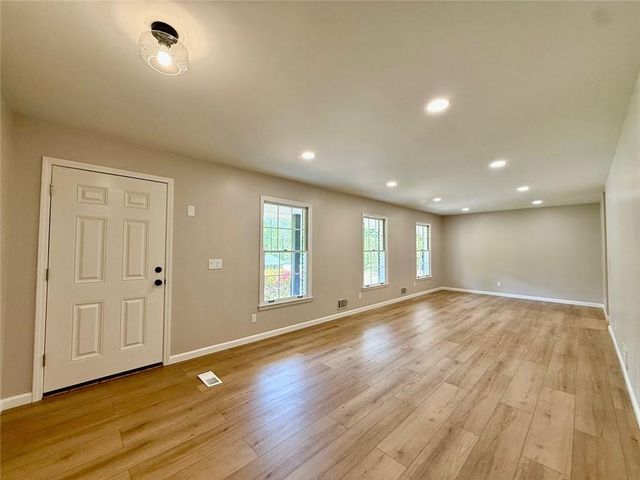 701 Brookline Drive SE, Marietta, GA 30067