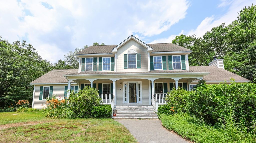 19 Bear Run Drive, Litchfield, NH 03052