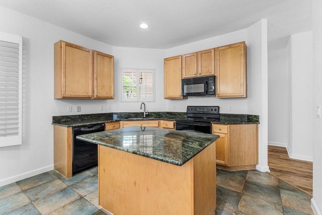 8058 Murano Circle, Palm Beach Gardens, FL 33418