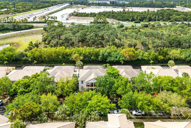 8058 Murano Circle, Palm Beach Gardens, FL 33418