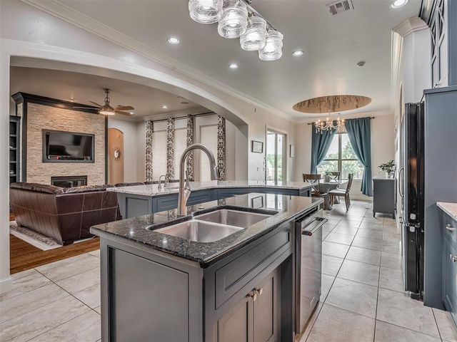 1144 Canteberry Drive, Yukon, OK 73099