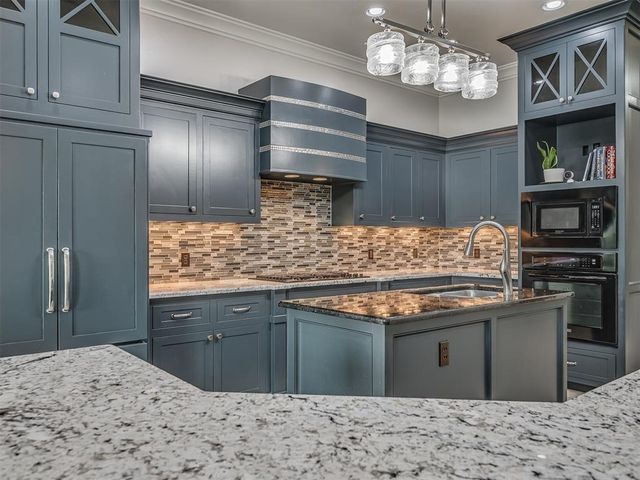 1144 Canteberry Drive, Yukon, OK 73099