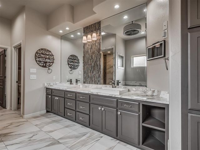 1144 Canteberry Drive, Yukon, OK 73099