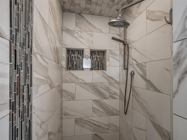 1144 Canteberry Drive, Yukon, OK 73099