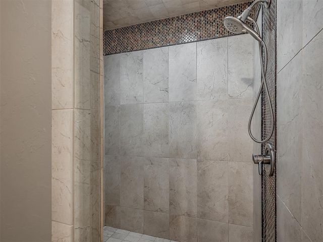 1144 Canteberry Drive, Yukon, OK 73099