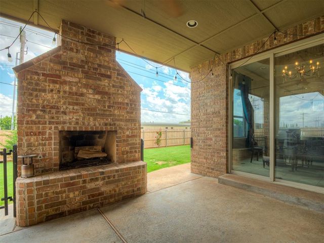 1144 Canteberry Drive, Yukon, OK 73099