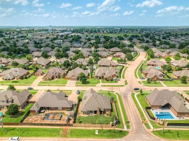 1144 Canteberry Drive, Yukon, OK 73099