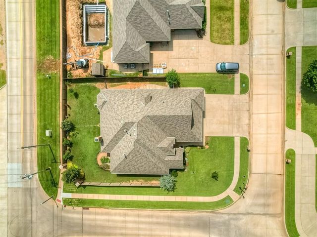 1144 Canteberry Drive, Yukon, OK 73099