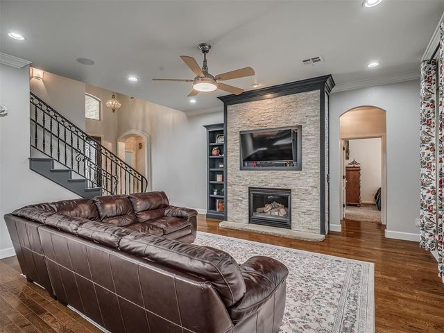 1144 Canteberry Drive, Yukon, OK 73099