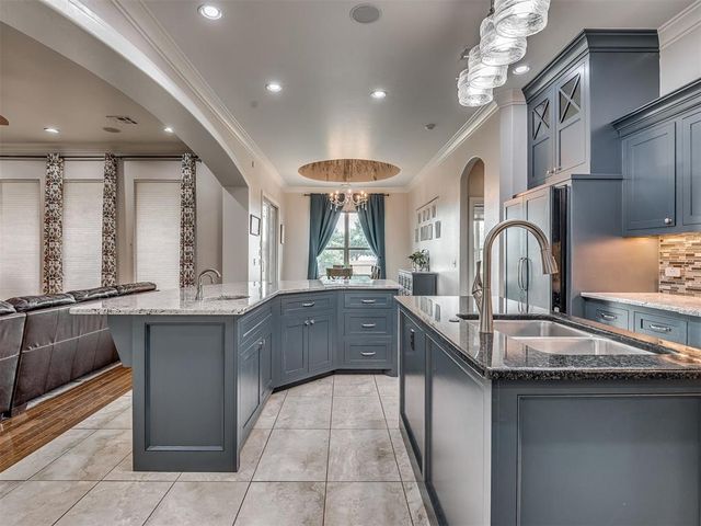 1144 Canteberry Drive, Yukon, OK 73099