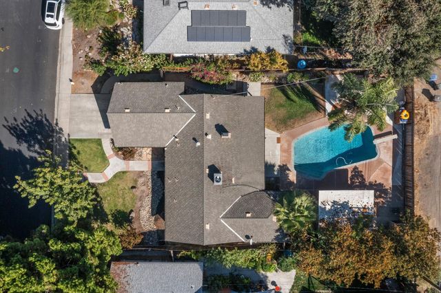1002 Mount Vernon Dr, Modesto, CA 95350