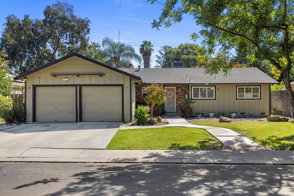 1002 Mount Vernon Dr, Modesto, CA 95350