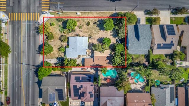 19504 Saticoy, Reseda, CA 91335