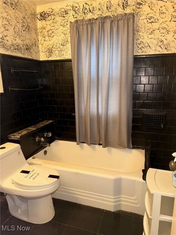 13206 Christine Avenue, Garfield Heights, OH 44105