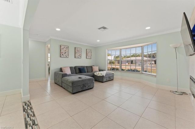 2250 Poinciana ST, Naples, FL 34105